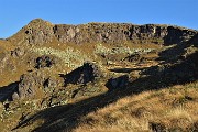 12 Sguardo in avanti verso la Cima di Mezzeno (spunta la croce nel mezzo dell'immagine) 